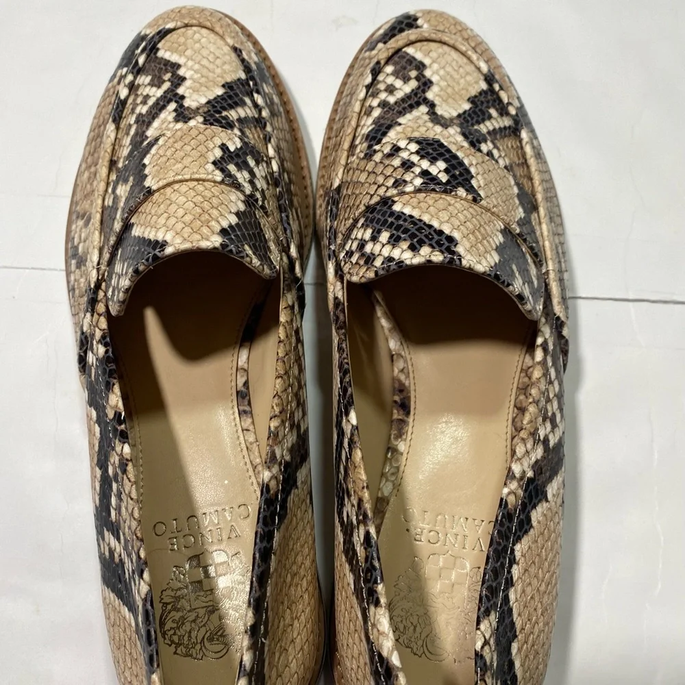 Vince Camuto Leather Tan&Black Snake Print Woman’s Slip  On Loafers 9.5 - Picture 3 of 12